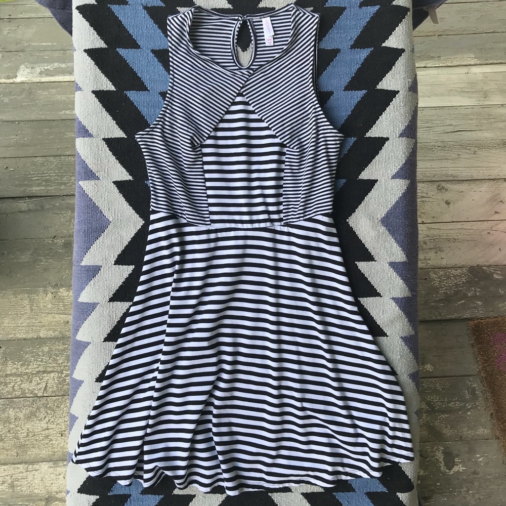 Xhilaration - black and white stripped dress - Picture 1 of 5